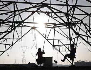 Tutu and Jolie back UN drive to end statelessness in a decade