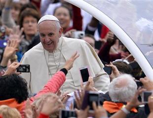 Pope urges G20 leaders not to forget the poor