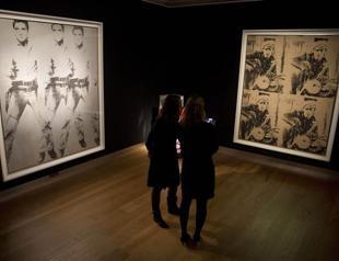 Warhol images of Elvis, Brando fetch $151 million