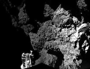 Space agency releases 1st picture from comet