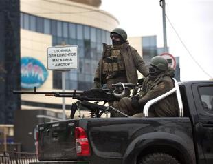 NATO warns on Russian troops amid call to honour Ukraine peace plan