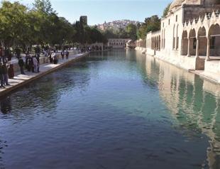 City of prophets drawing faith tourists