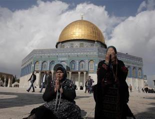 Jersualem Muslim prayers calm as riot hits Hebron