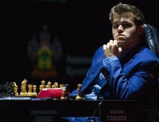 Norwegian prodigy Carlsen retains World Chess championship