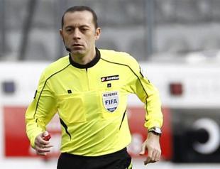 World Cup referee Cüneyt Çakır abandons game due to health problem