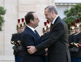 Hollande becoming Erdoğan’s ‘new Berlusconi’ in defense