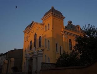 Governor offers ‘apology’ to Turkey’s Chief Rabbi over synagogue controversy