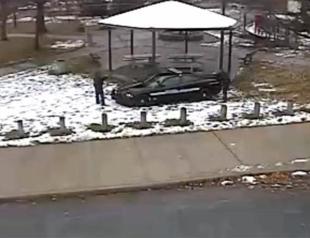 Video: US police shot black boy after seconds on scene