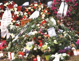 Hundreds in Germany bid farewell to late student Tuğçe