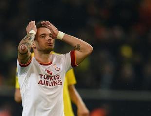 Galatasarays Dutch star Wesley Sneijder irked by reported drug raid on his house