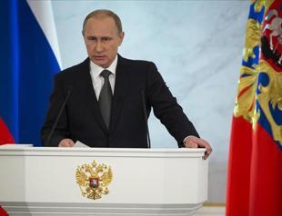 Putin demands Russian central bank act to stop ruble speculation