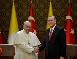 As it happened: Pope Francis in first day of historic visit to Turkey