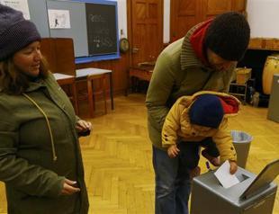 Swiss massively reject eco-linked immigration-cap: initial results