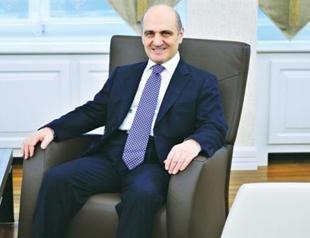 Former Turkish minister defends himself against corruption allegations