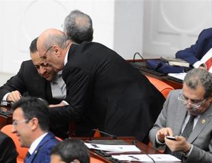 Former Turkish ministers hold contradicting views over wiretap recordings in graft case