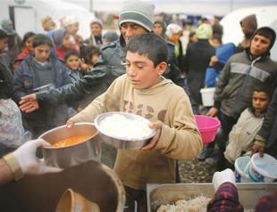 UN halts food aid for 1.7 mln Syrian refugees
