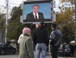 Russia calls new sanctions on Crimea ‘collective punishment’