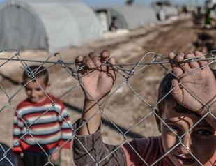 Turkey hosts 200,000 refugees from Kobane, emergency agency says