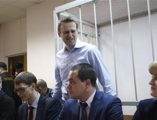 Russia makes Facebook block page of Putins top critic