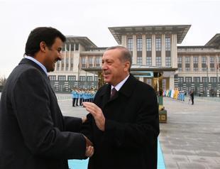 Qatar announces support to Cairo