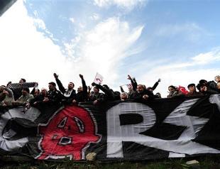 Çarşı coup case delayed, fans free to go to Liverpool away