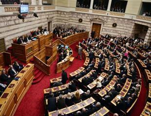 Greece scrambles to avoid early elections