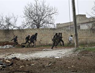 Video purports to show two Italians held by Syria captors