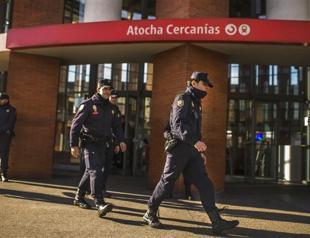 Police seal off Madrid train station in bomb hoax