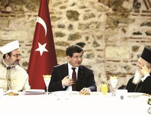 Turkish PM calls on non-Muslims to confront Islamophobia