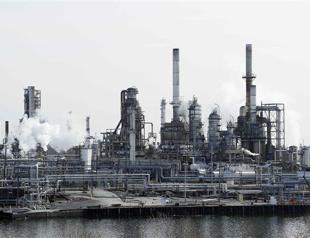 Brent falls below $60 for first time since 2009