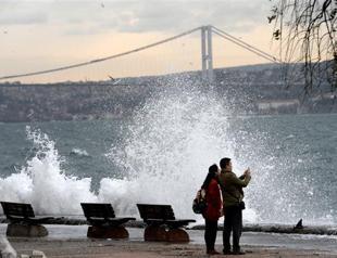 Flights, ferries canceled due to storm in Istanbul
