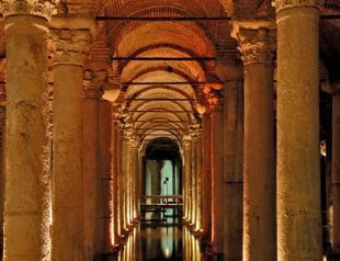 Yerebatan Cistern doubling as film set for directors