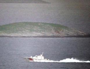 Migrants boat capsizes off Aegean coast, eight missing