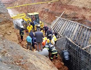 Workers trapped underground at drainage construction site in southern Turkey