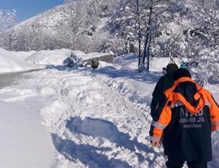 Avalanche kills one worker as heavy snow hits Turkey