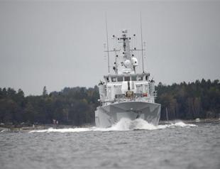Sweden calls off hunt for suspected submarine