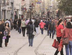 Turks gloomy about economy, but not on household income