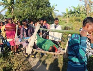 Thousands flee deadly violence in Indias Assam