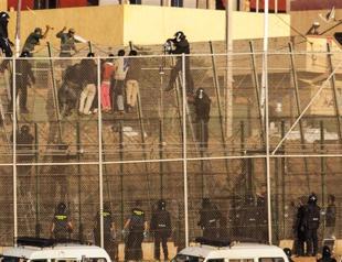 Crossing the fence: Desperate migrants paths to Europe