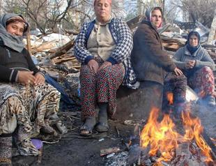 Constructor destroys shacks in Istanbul, leaves Roma people homeless in winter cold