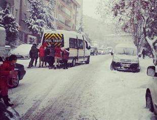 Winter blast causes accidents, closes schools, cancels flights across Turkey