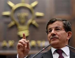 PM Davutoğlu attacks ‘parallel state’ again after panel vote on graft