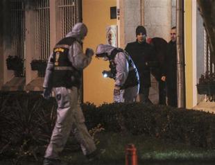 English-speaking suicide bomber kills policeman in attack near Istanbul’s touristic square