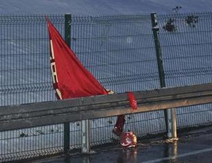 Istanbul police alerted over banner tied to camping cylinder