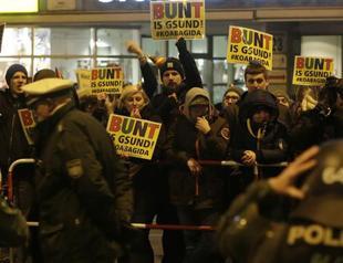 Thousands march against PEGIDA in Germany