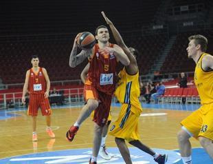 Galatasaray players boycott training session over delayed wages