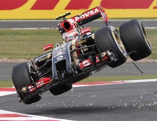 Earlier start for F1 races after Bianchi crash
