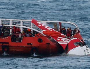 AirAsia jets alarms screaming before crash: investigator