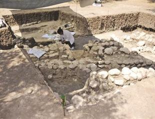 Tomb reveals burial methods of ancient age
