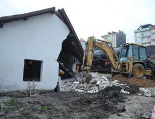 Worker dies at historic railway building restoration site in western Turkish province